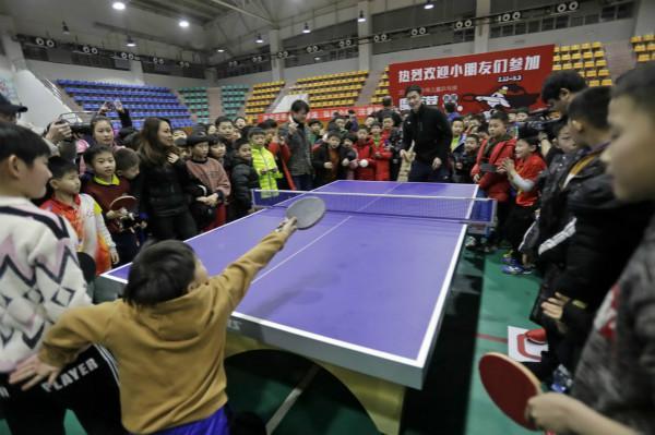 年轻球队并 年轻球队并